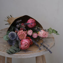 Load image into Gallery viewer, Assorted dried flowers bundle