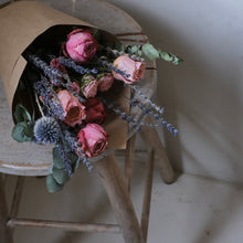 Load image into Gallery viewer, Assorted dried flowers bundle