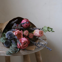 Load image into Gallery viewer, Assorted dried flowers bundle