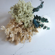 Load image into Gallery viewer, Dried flowers diy box - Natural | Flower craft box | Build your own centrepieces | Spring flower box | Handmade | flower kit | Boho wedding