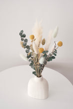 Load image into Gallery viewer, Petite bouquet - April