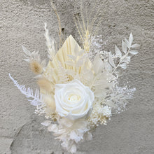 Load image into Gallery viewer, Blanche Dried Flower Cake Topper