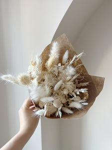 White dried flowers bundle