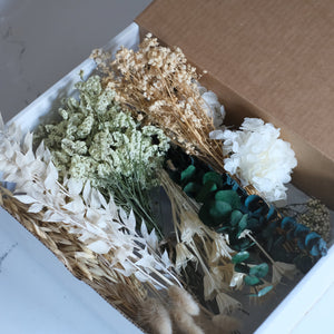 Dried flowers diy box - Natural  | Flower craft box | Build your own centrepieces | Spring flower box | Handmade | flower kit | Boho wedding