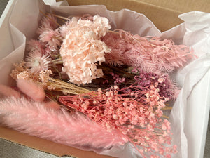 Dried flowers diy box - Pink  | Flower craft box | Build your own centrepieces | Spring flower box | Handmade | flower kit | Boho wedding
